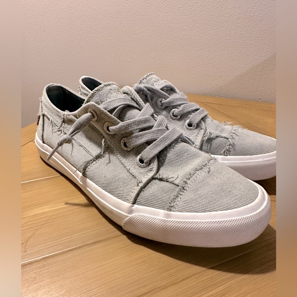 Blowfish tennis shoes size 8